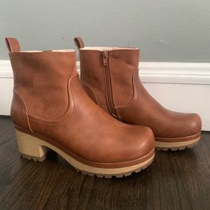 Universal Thread Maisie Clog Boots, Cognac Brown, size 8.5